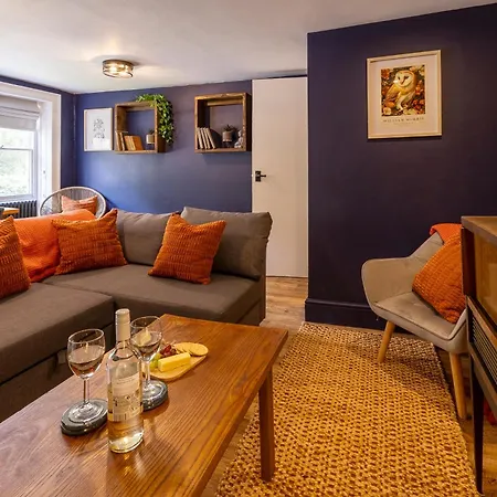 The Bolt Hole Town Centre, Dog Friendly *