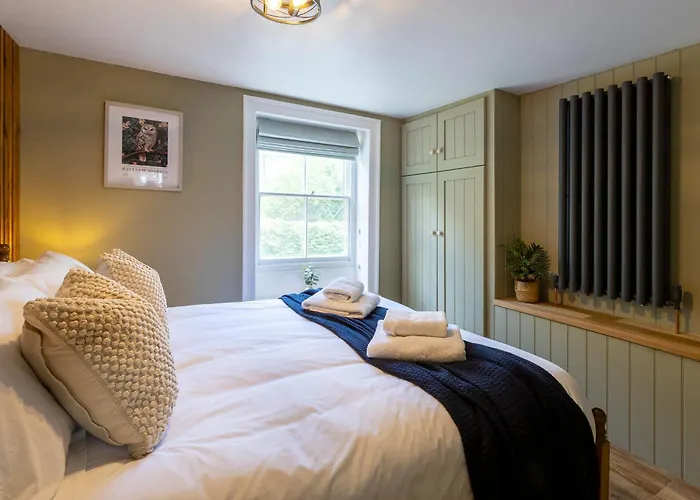 The Bolt Hole Town Centre, Dog Friendly *