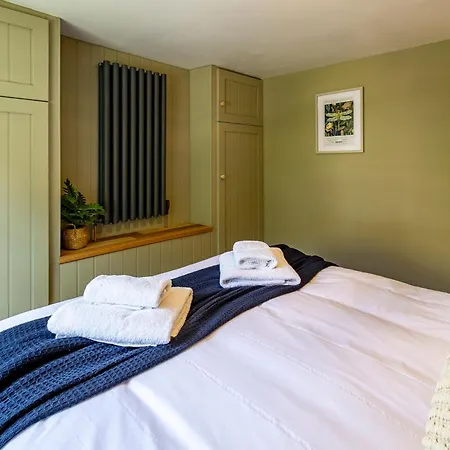 The Bolt Hole Town Centre, Dog Friendly *